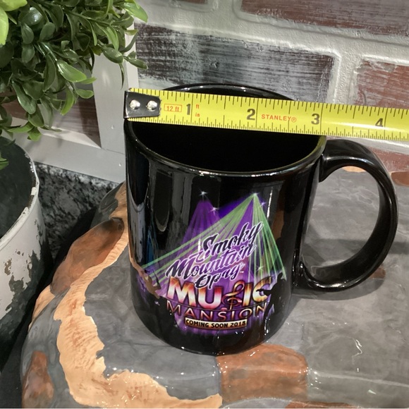 🟣 Smokey Mountain Opry - Music Mansion Collectible Coffee Mug - 2018 - Picture 8 of 9